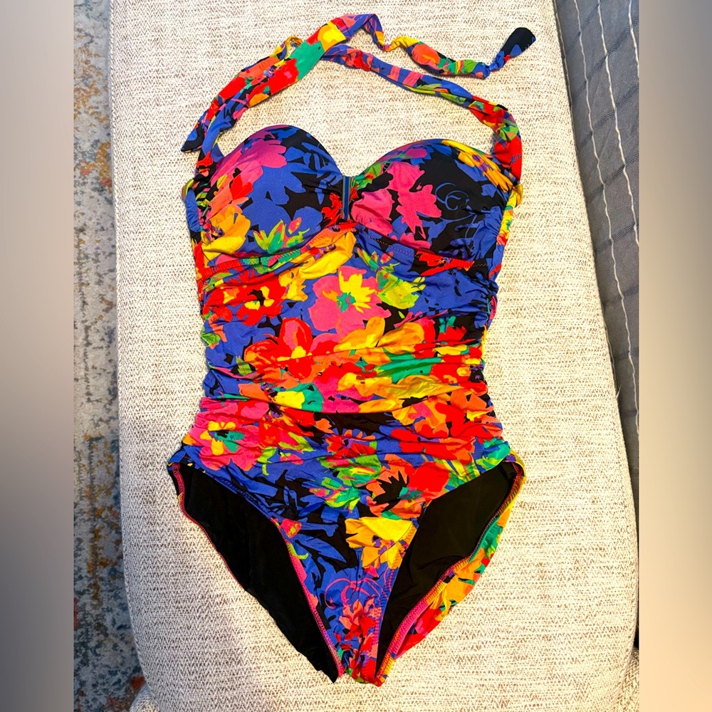 Gottex floral bathing suit. Washed but not worn. Beautiful stretchy material